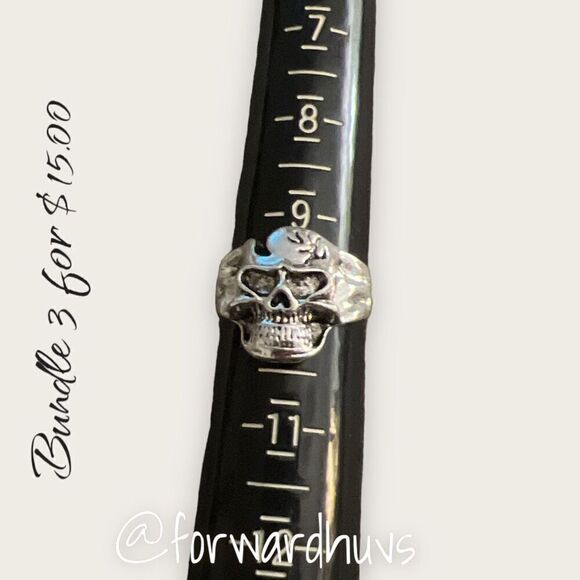 Bundle Sale 3 for $15 | Silver Tone Skull Ring Size 10 - Picture 3 of 6